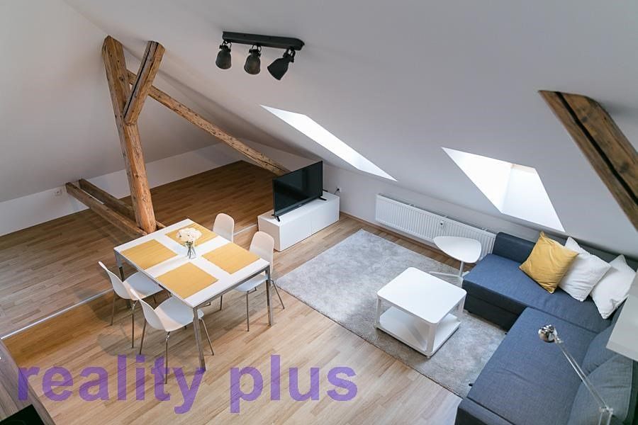 Pronájem bytu 1+kk 33 m² – fotografie 2