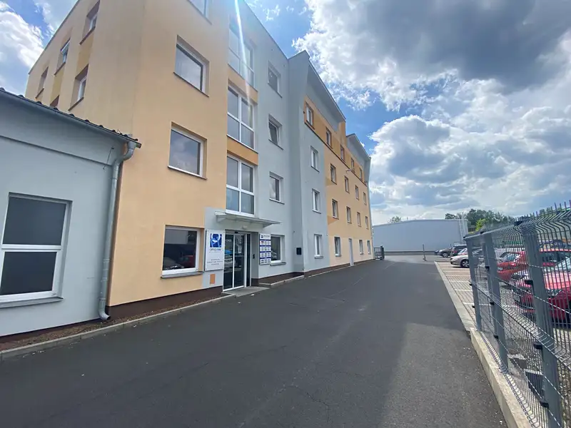 Pronájem kanceláře 136 m², Dalovice – náhled fotky 2