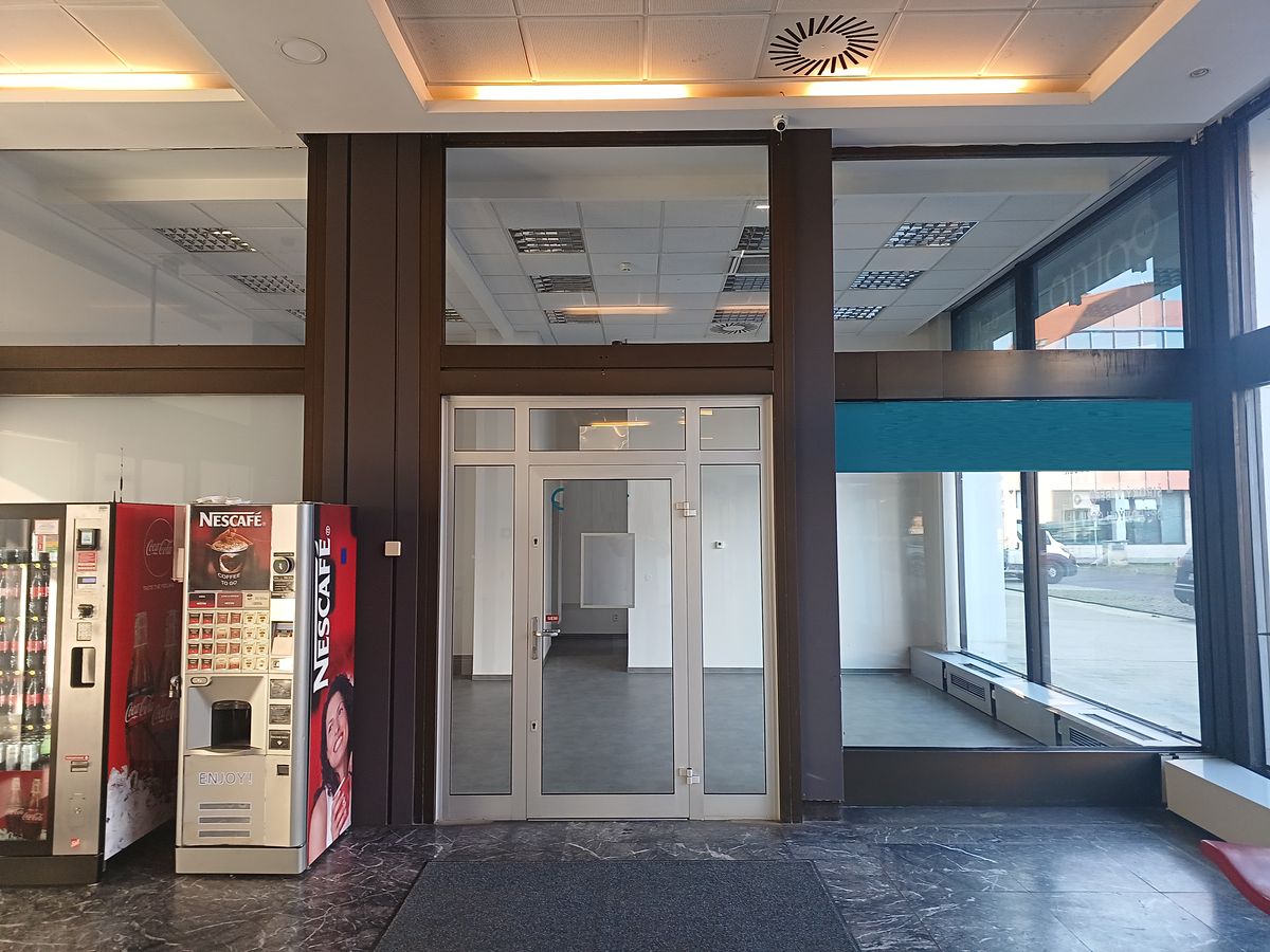 Pronájem kanceláře 71 m² – fotografie 3