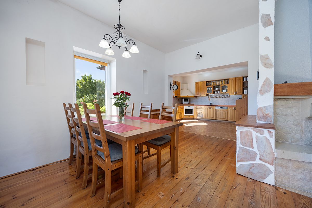 Prodej rodinného domu 321 m², pozemek 2875 m² – fotografie 5