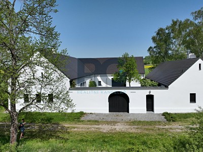 Prodej  rodinného domu 1 156 m², pozemek 77 270 m²