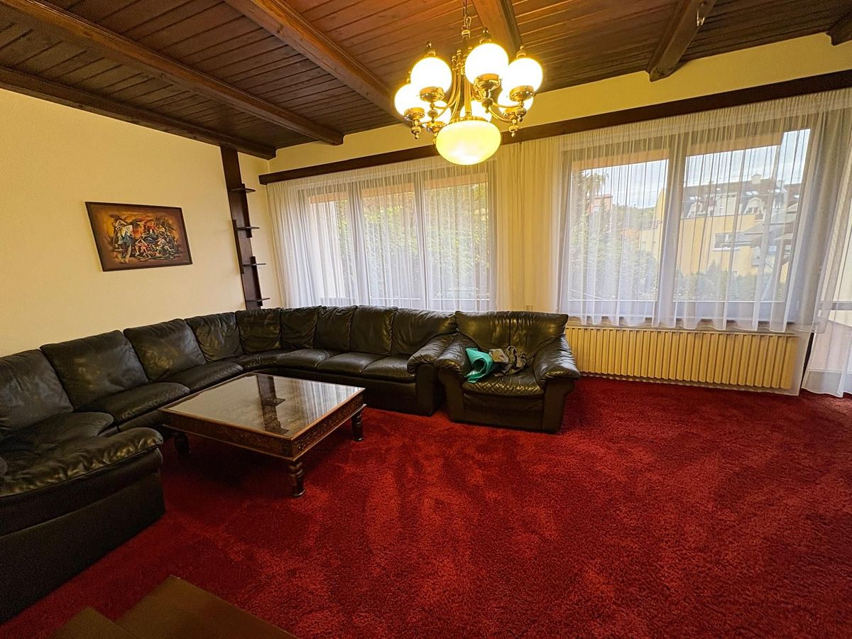 Pronájem rodinného domu 260 m², pozemek 175 m² – fotografie 5