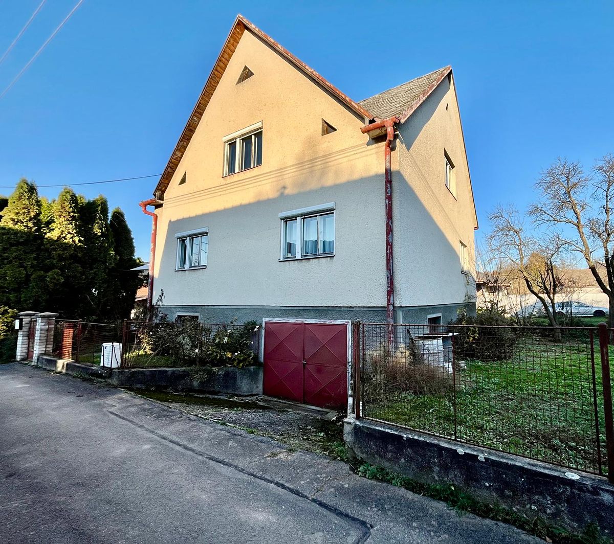 Prodej rodinného domu 306 m², pozemek 306 m²