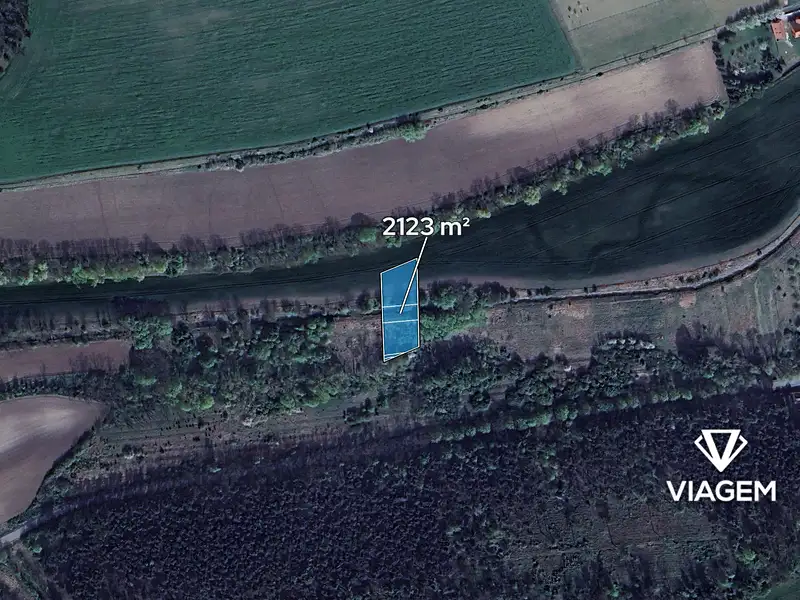 Prodej pole 2123 m², Sazená – náhled fotky 2