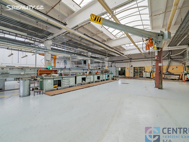 Pronájem výrobní haly, prostoru 1 426 m² – pohled 3