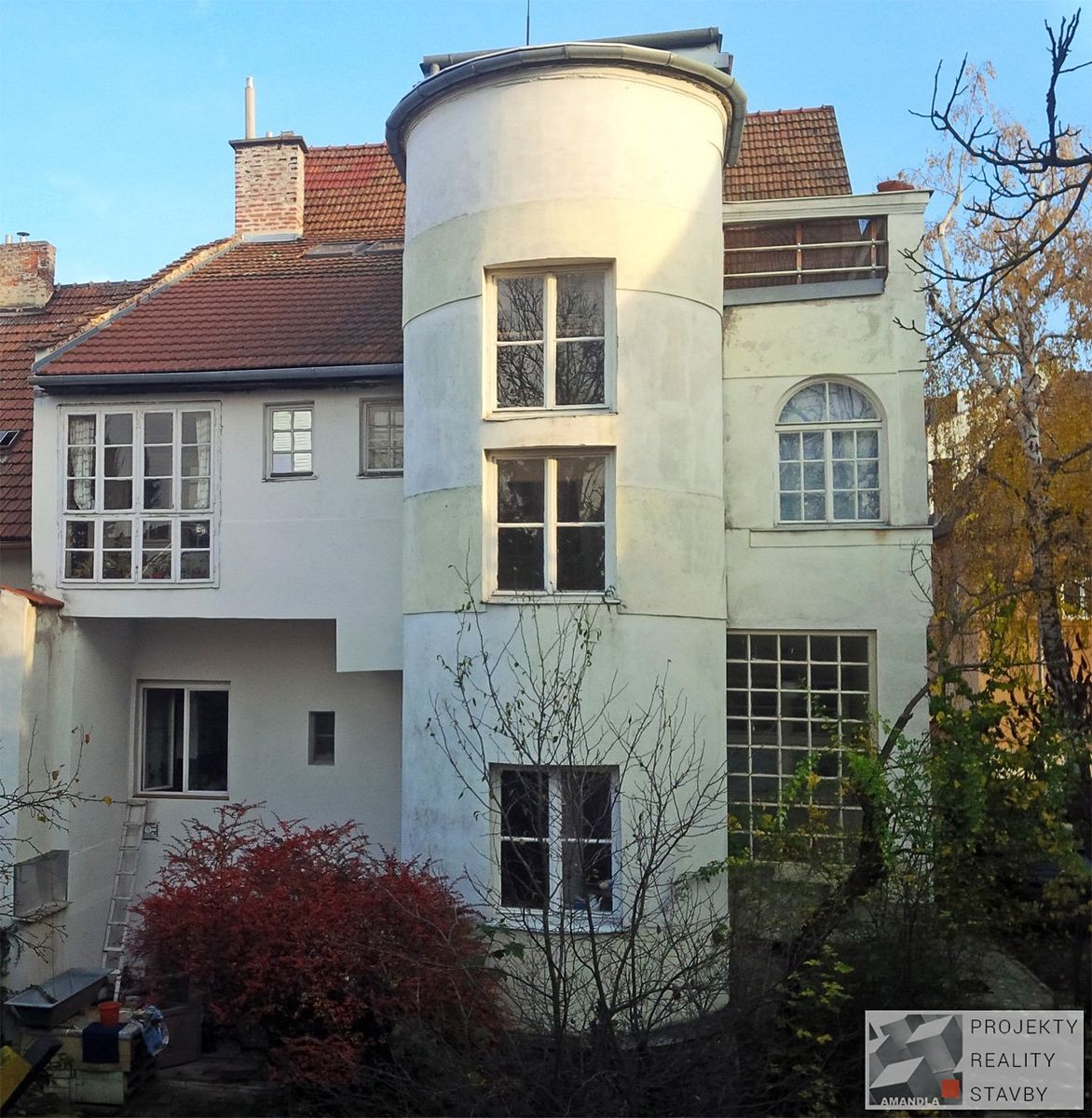 Prodej vily 453 m², pozemek 560 m² – fotografie 2