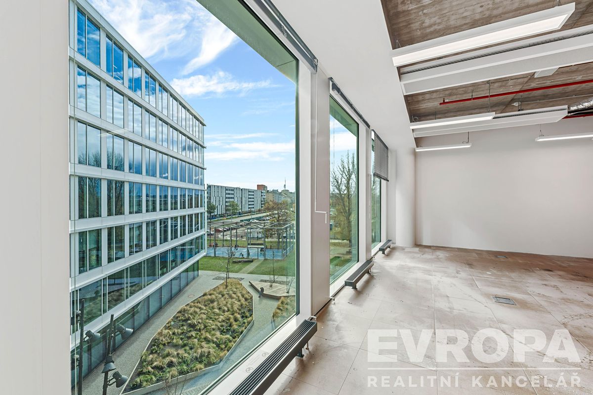 Pronájem kanceláře 171 m² – fotografie 5