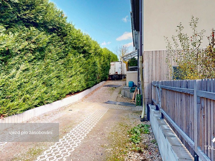 Prodej komerčního prostoru, 413 m² (21 z 30)