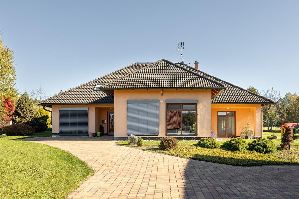 Prodej rodinného domu 460 m², pozemek 1200 m²