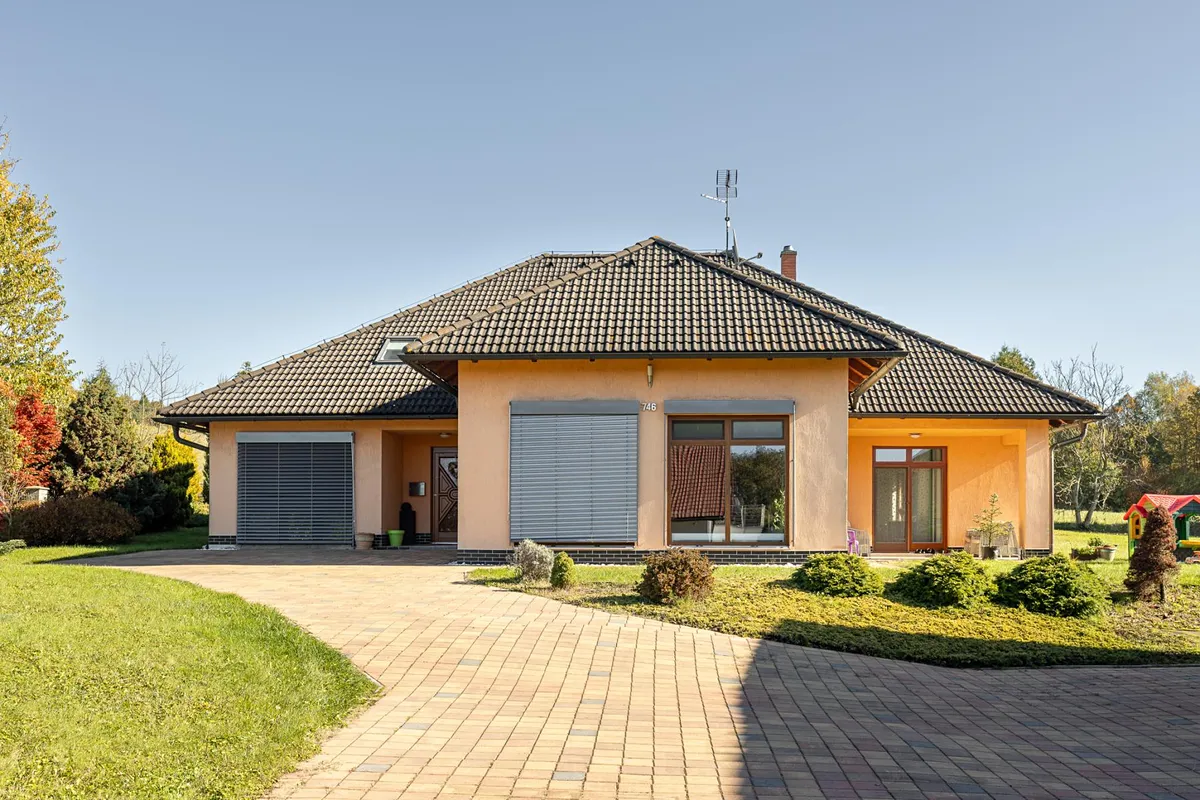 Prodej rodinného domu 460 m², pozemek 1200 m²