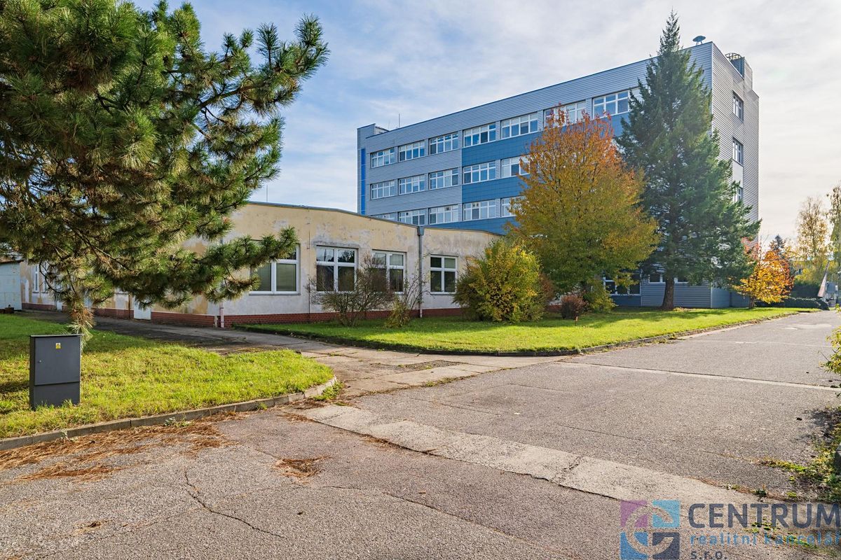 Pronájem výrobní haly, prostoru 1426 m²
