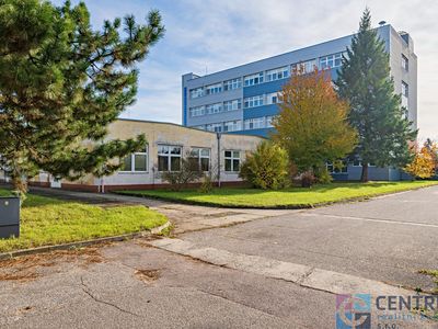 Pronájem výrobní haly, prostoru 1426 m²