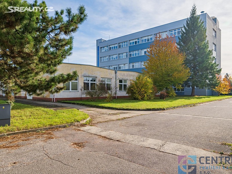 Pronájem výrobní haly, prostoru 1 426 m², Turnov
