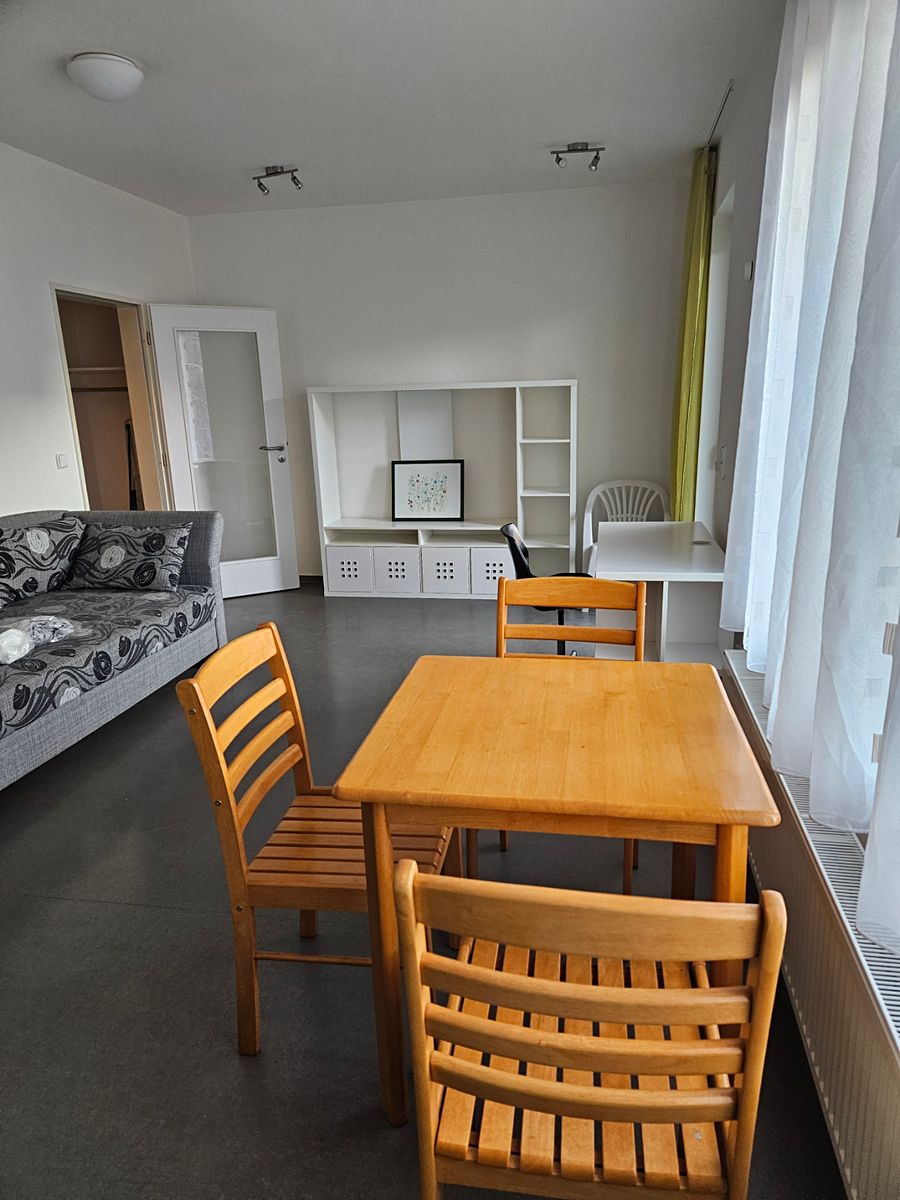 Pronájem bytu 1+kk 38 m² – fotografie 2
