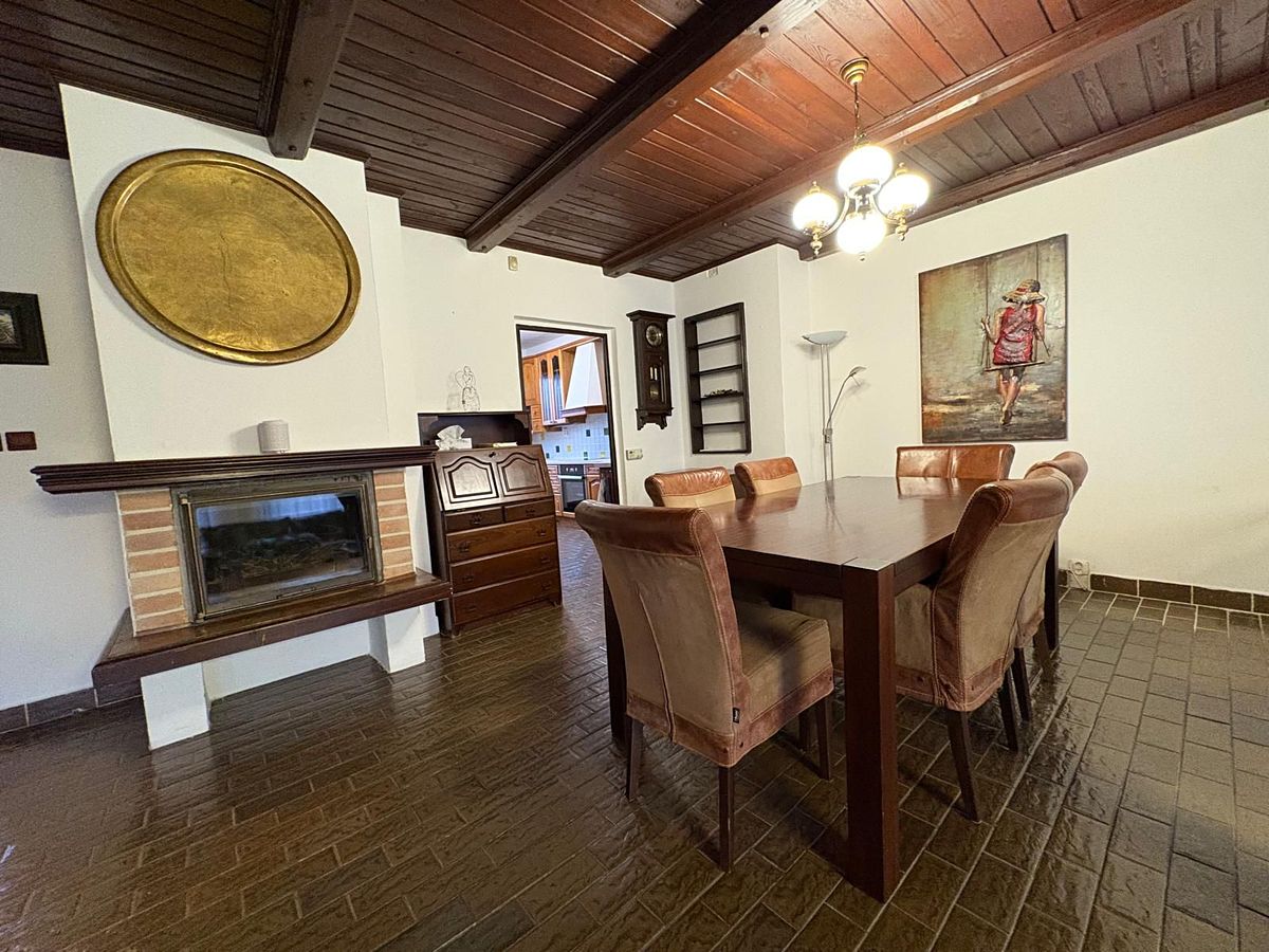 Pronájem rodinného domu 260 m², pozemek 175 m² – fotografie 4
