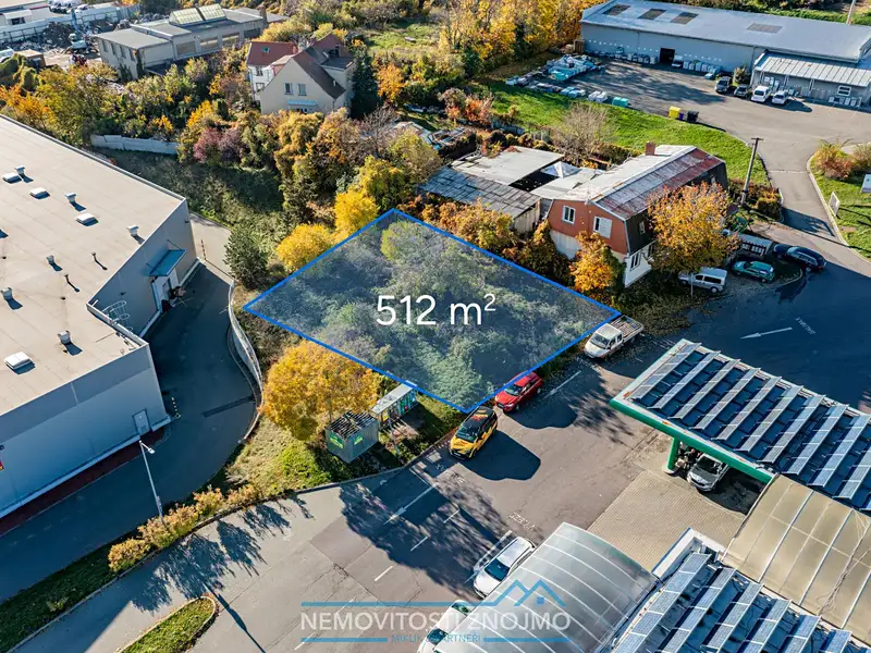 Prodej komerčního pozemku 512 m², Znojmo – náhled fotky 1