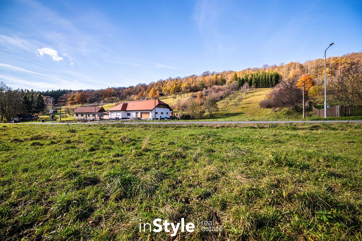 Prodej stavebního pozemku 4748 m² – fotografie 2