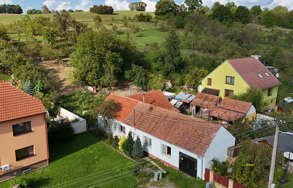 Prodej rodinného domu 118 m², pozemek 2322 m²