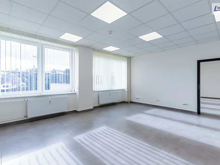 Комерційне приміщення в оренду, 60 м² (2 з 24)
