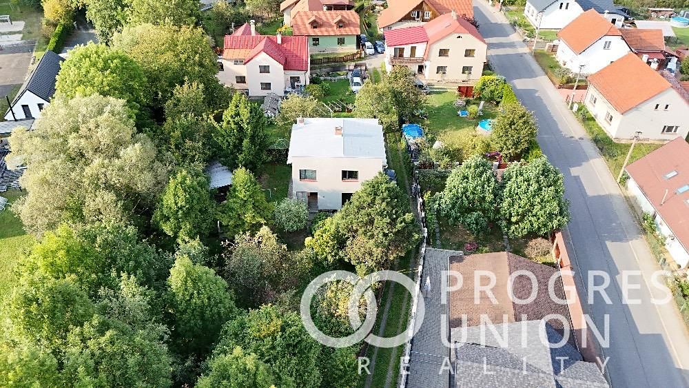 Prodej rodinného domu 200 m², pozemek 700 m² – fotografie 2