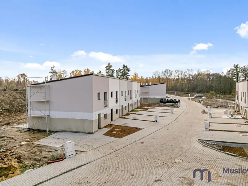 Pronájem rodinného domu 92 m², pozemek 300 m², Teplice – náhled fotky 1