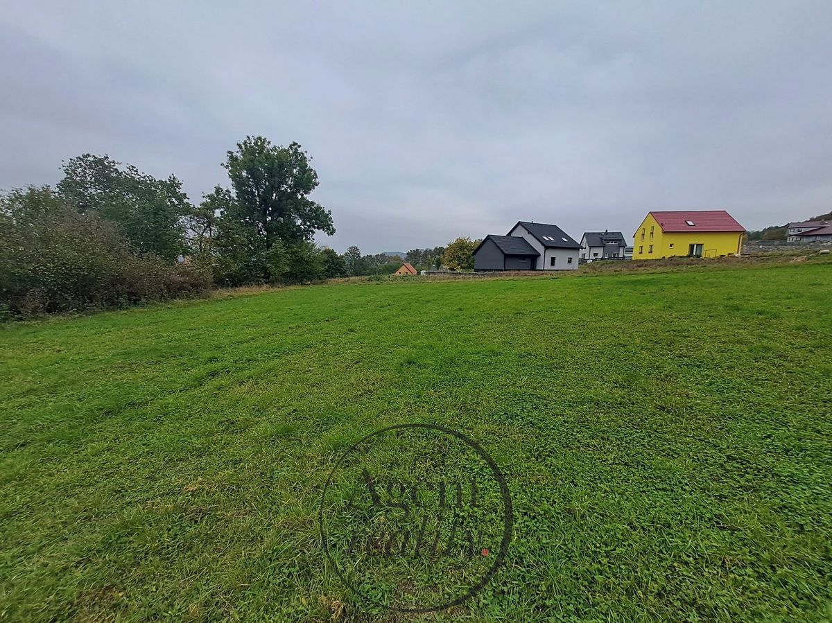 Prodej stavebního pozemku 1219 m² – fotografie 2