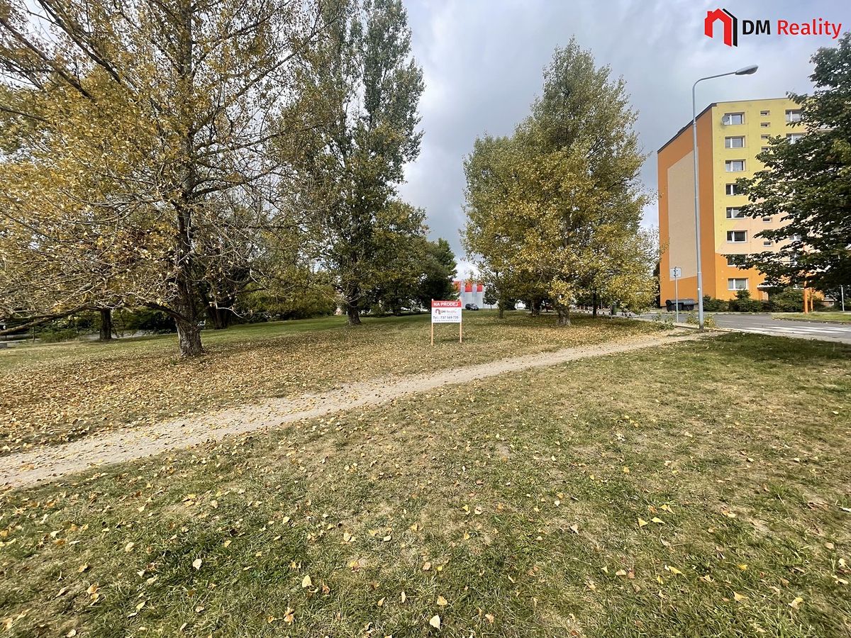 Prodej stavebního pozemku 961 m² – fotografie 2