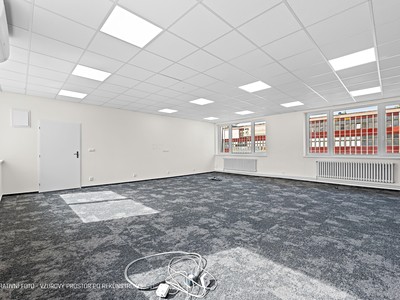 Pronájem kanceláře 61 m² — photo 5