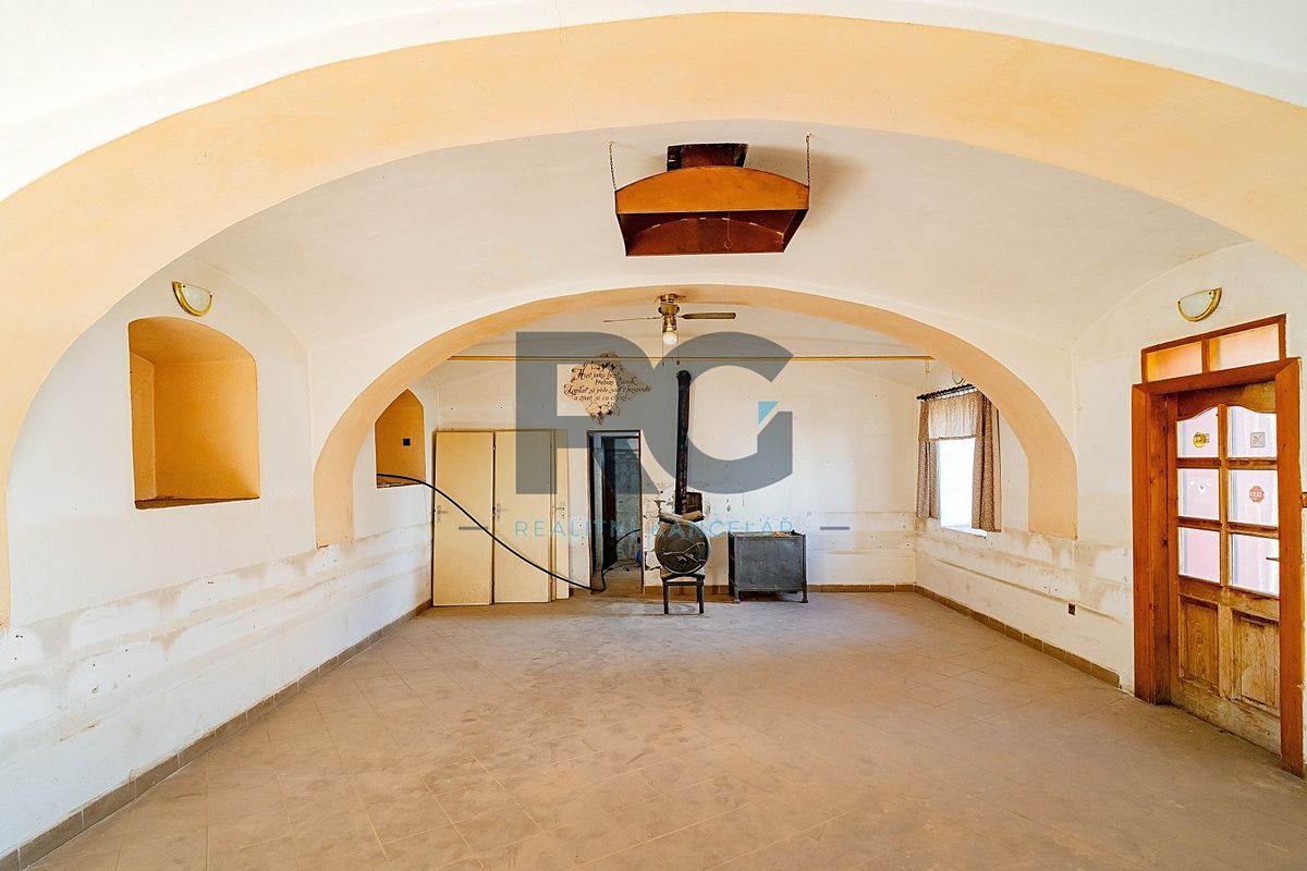 Prodej obchodního prostoru 140 m²