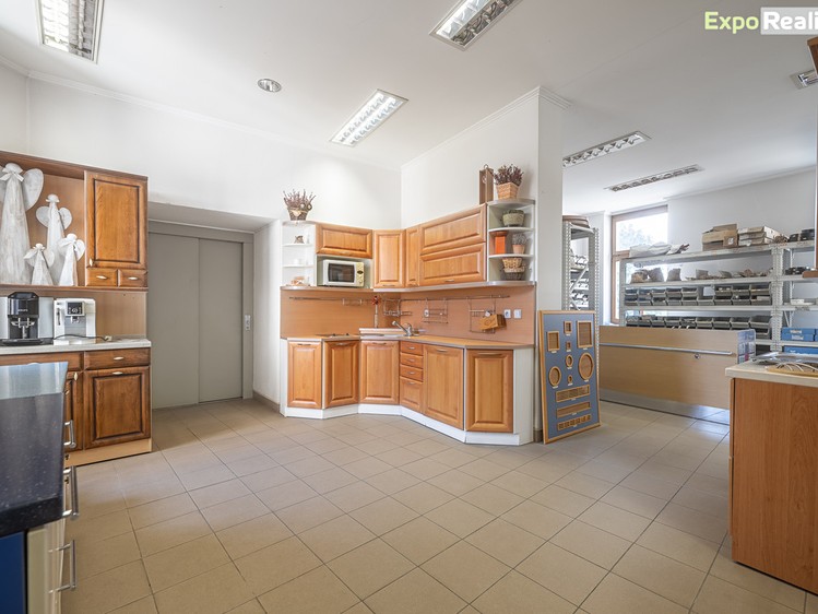 Комерційне приміщення на продаж, 782 м² (2 з 25)