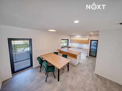 Prodej  rodinného domu 446 m², pozemek 1 212 m²