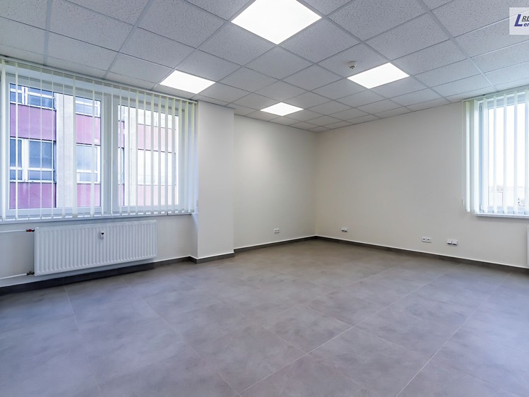 Комерційне приміщення в оренду, 60 м² (13 з 24)