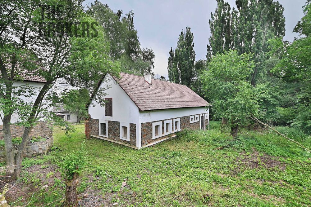 Prodej rodinného domu 5000 m², pozemek 42000 m² – fotografie 2