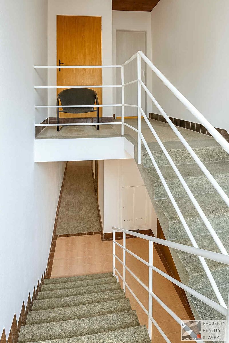 Prodej rodinného domu 215 m², pozemek 271 m² – fotografie 4