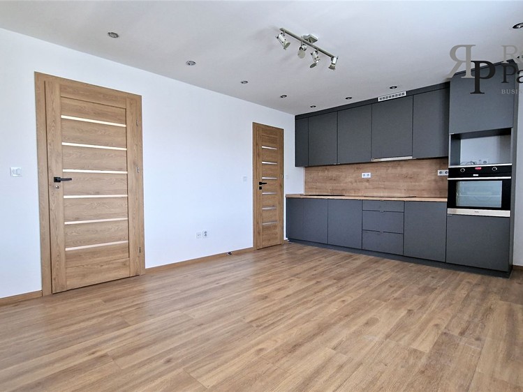 Будинок на продаж, 367 м² (13 з 32)