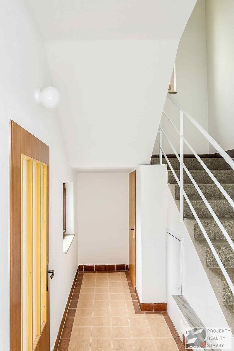 Prodej rodinného domu 215 m², pozemek 271 m² – fotografie 3