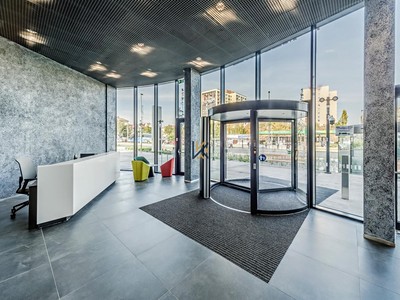 Pronájem komerčního prostoru, 284 m² (3 z 8)