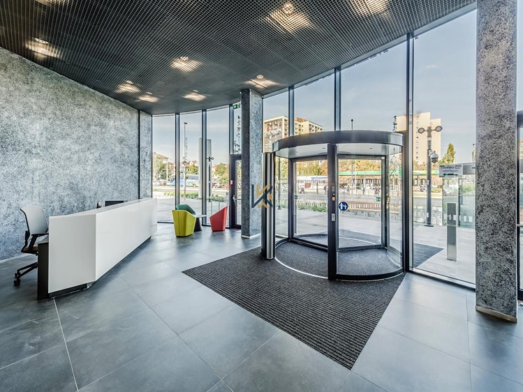 Pronájem komerčního prostoru, 284 m² (3 z 8)