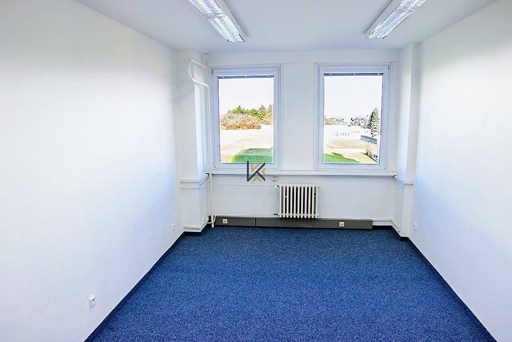 Pronájem kanceláře 18 m² – fotografie 3