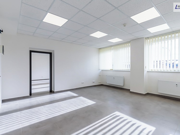 Комерційне приміщення в оренду, 60 м² (1 з 24)