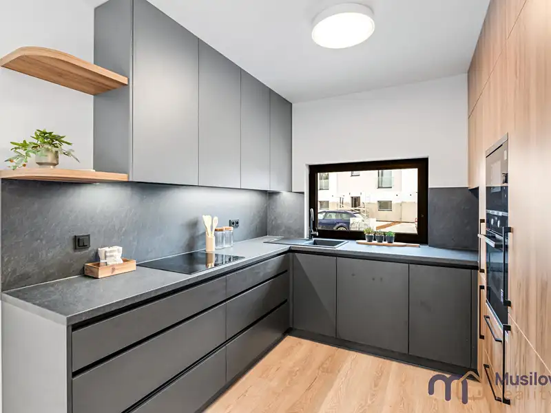 Pronájem rodinného domu 92 m², pozemek 300 m², Teplice – náhled fotky 2