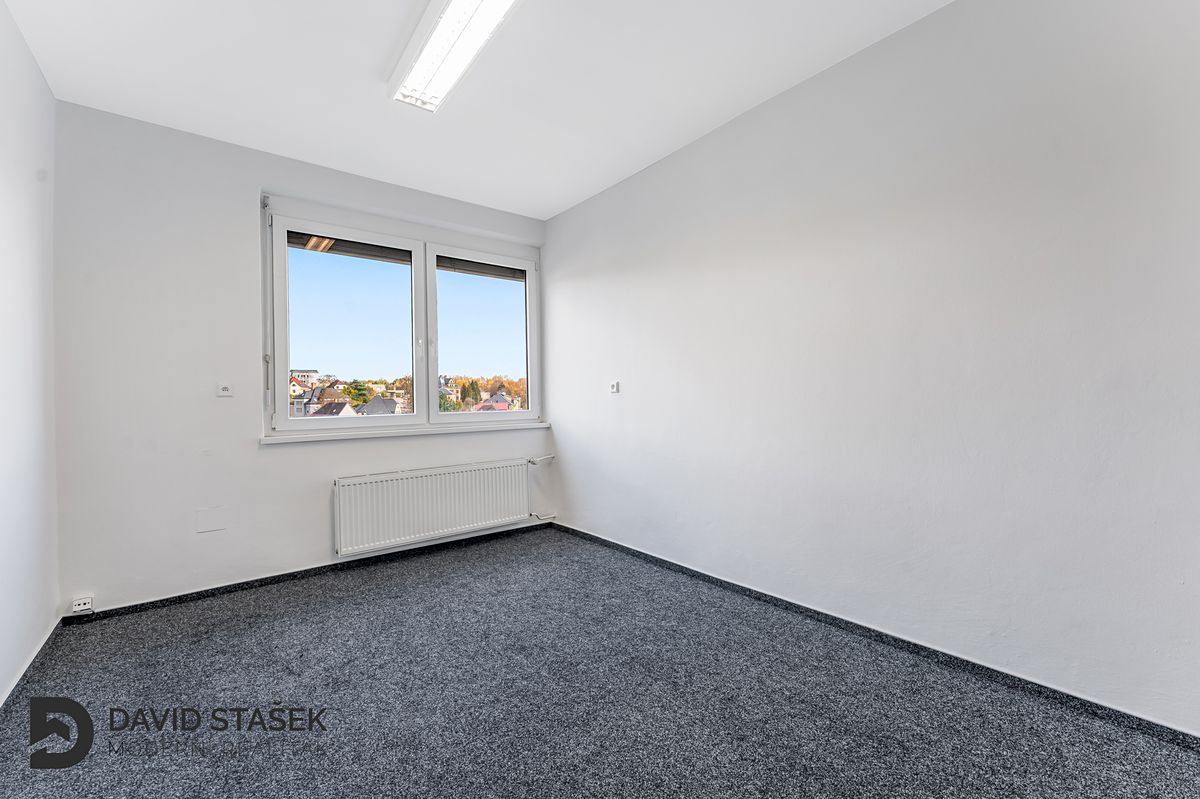 Pronájem kanceláře 13 m² – fotografie 3