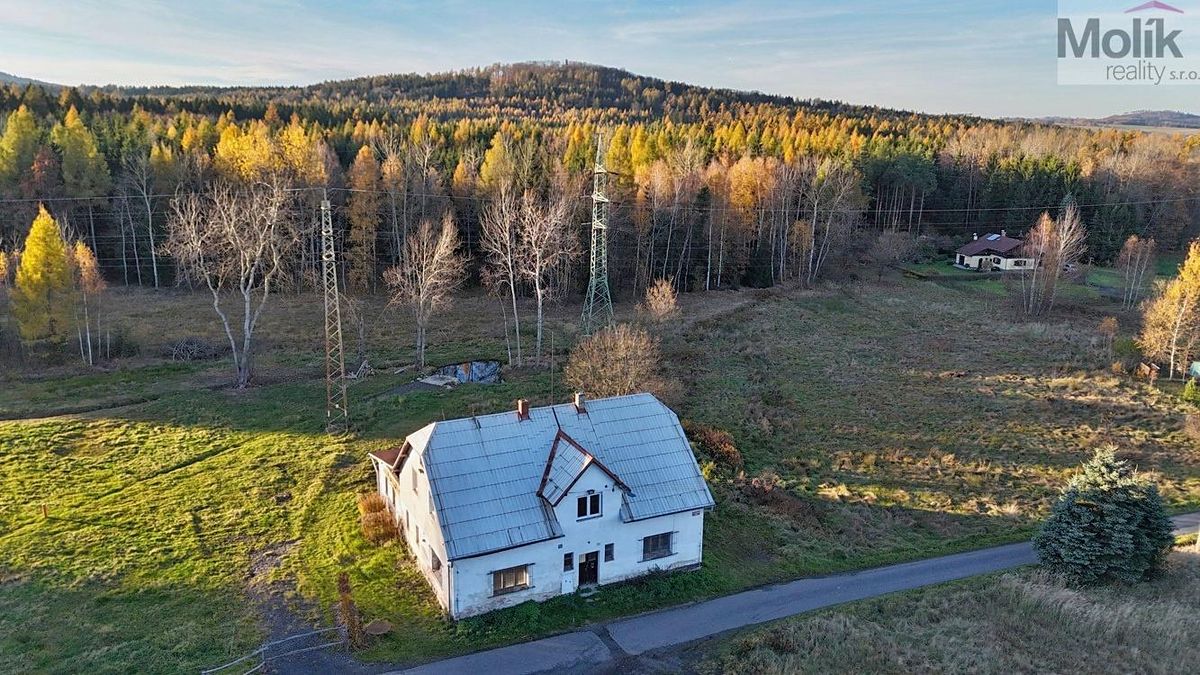 Prodej rodinného domu 359 m², pozemek 885 m²