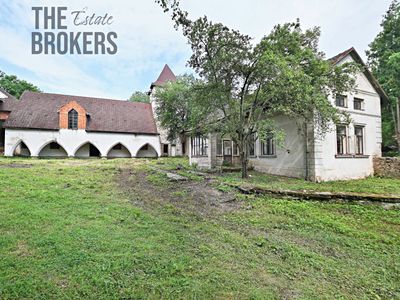 Prodej rodinného domu 5000 m², pozemek 42000 m²