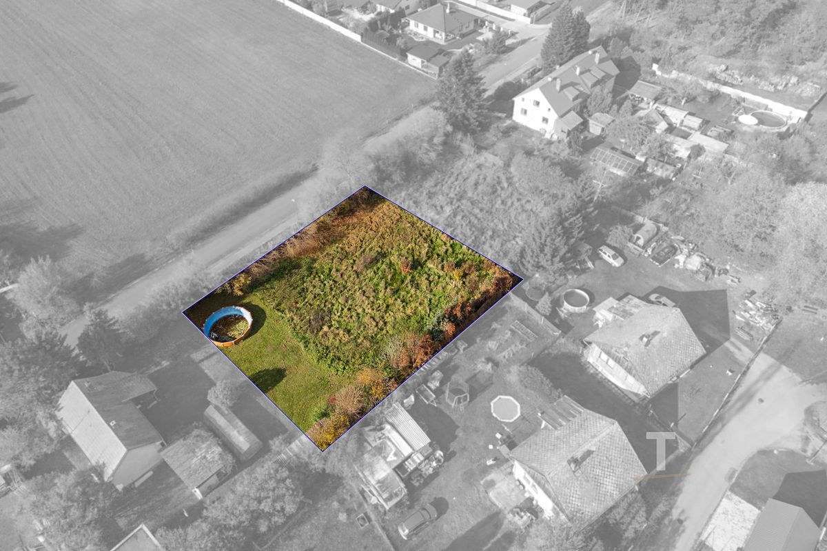 Prodej stavebního pozemku 1242 m² – fotografie 2