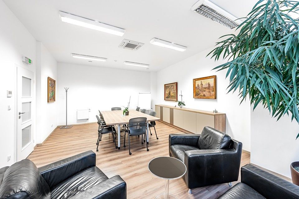 Pronájem kanceláře 150 m² – fotografie 2