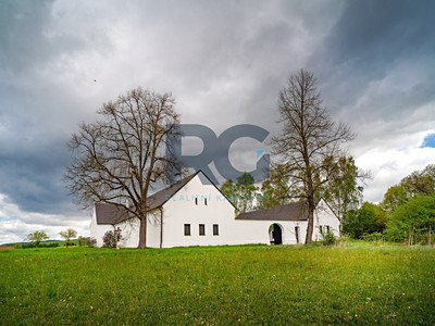 Prodej  rodinného domu 1 156 m², pozemek 77 270 m²