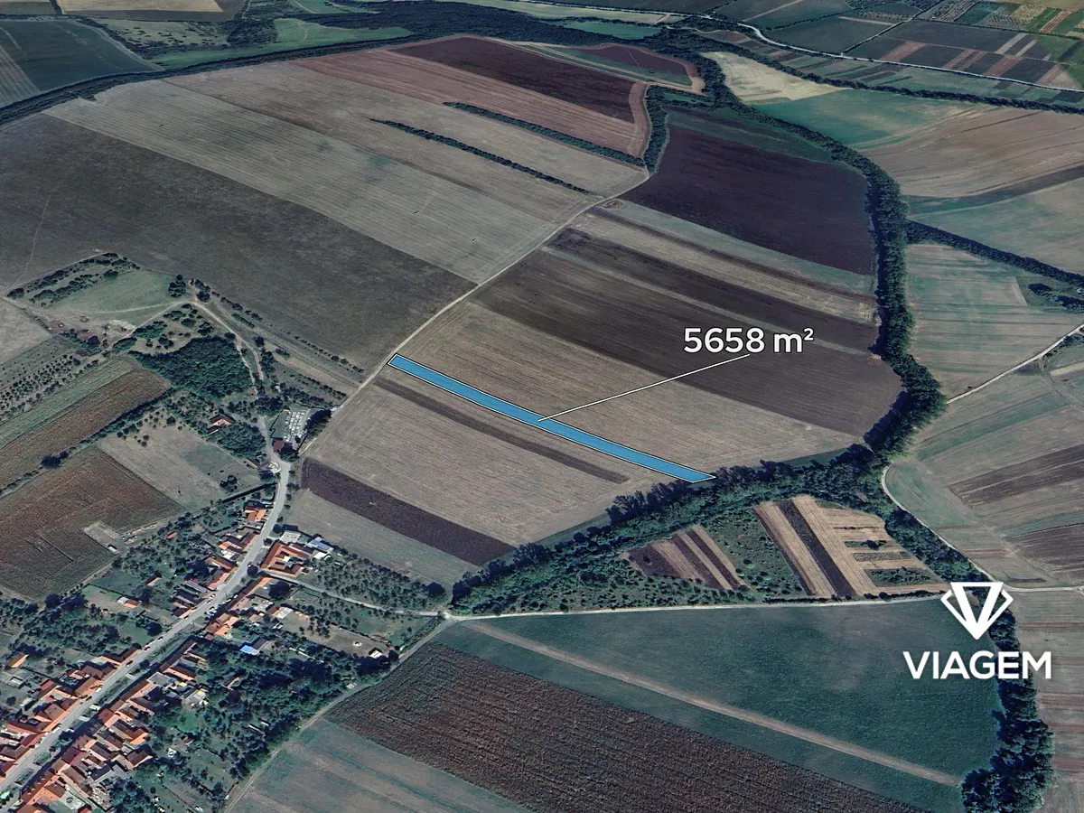 Prodej podílu 3/8 pole 2121 m²