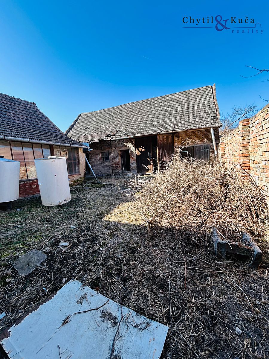 Prodej rodinného domu 110 m², pozemek 576 m² – fotografie 2