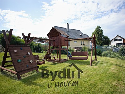 Prodej  rodinného domu 226 m², pozemek 1 913 m² — photo 2